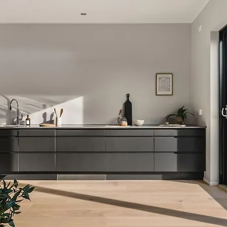 Large Seafront Penthouse Apt! Private Roof Terrace Hotel