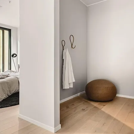 Large Seafront Penthouse Apt! Private Roof Terrace * Bergen