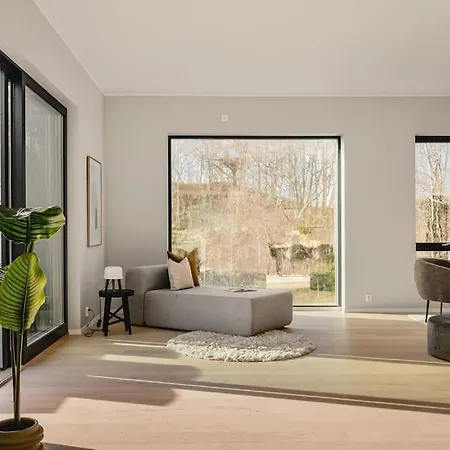 Hotel Large Seafront Penthouse Apt! Private Roof Terrace