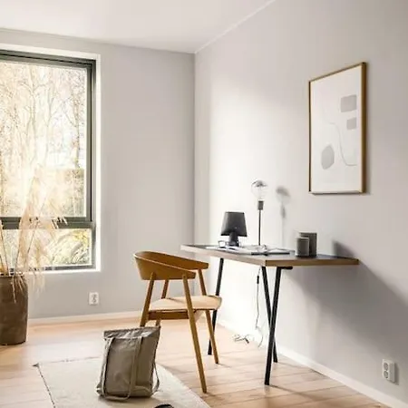 Large Seafront Penthouse Apt! Private Roof Terrace * Bergen