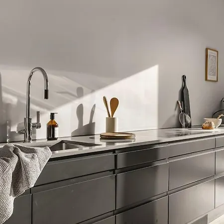 Large Seafront Penthouse Apt! Private Roof Terrace Otel *