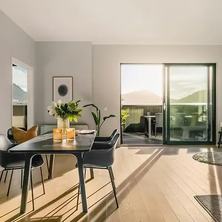 Large Seafront Penthouse Apt! Private Roof Terrace Bergen