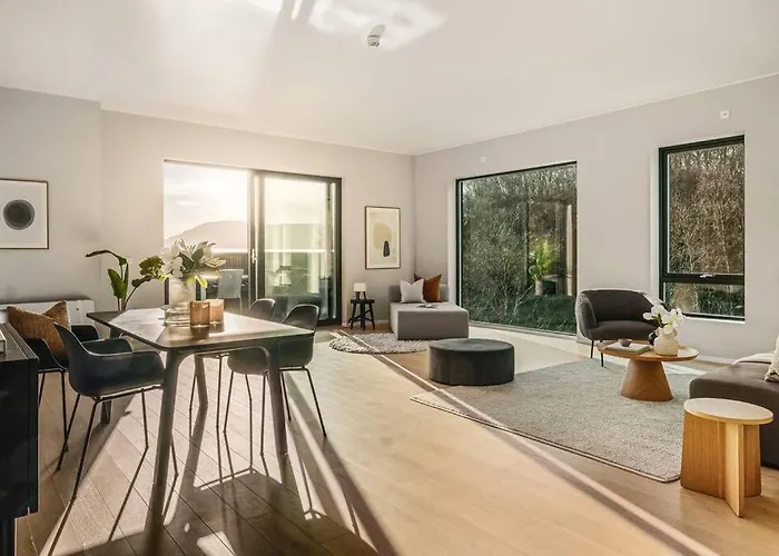 Large Seafront Penthouse Apt! Private Roof Terrace Ξενοδοχείο *