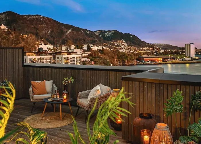 Large Seafront Penthouse Apt! Private Roof Terrace Μπέργκεν