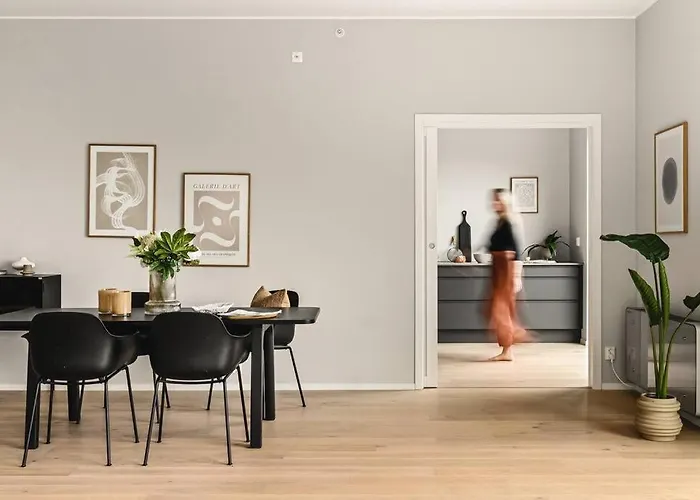 Large Seafront Penthouse Apt! Private Roof Terrace * Μπέργκεν