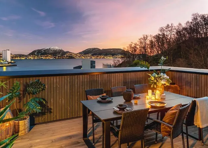 Large Seafront Penthouse Apt! Private Roof Terrace Ξενοδοχείο *