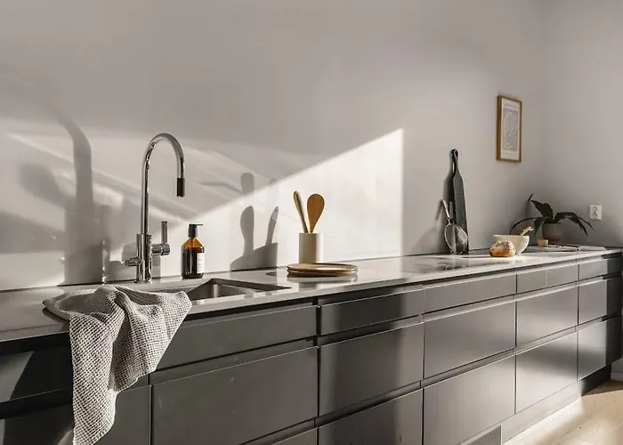 Large Seafront Penthouse Apt! Private Roof Terrace Ξενοδοχείο *