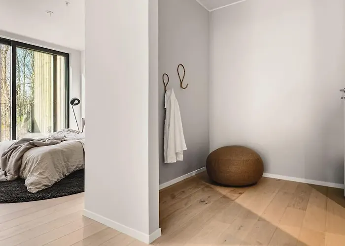 Large Seafront Penthouse Apt! Private Roof Terrace * Μπέργκεν