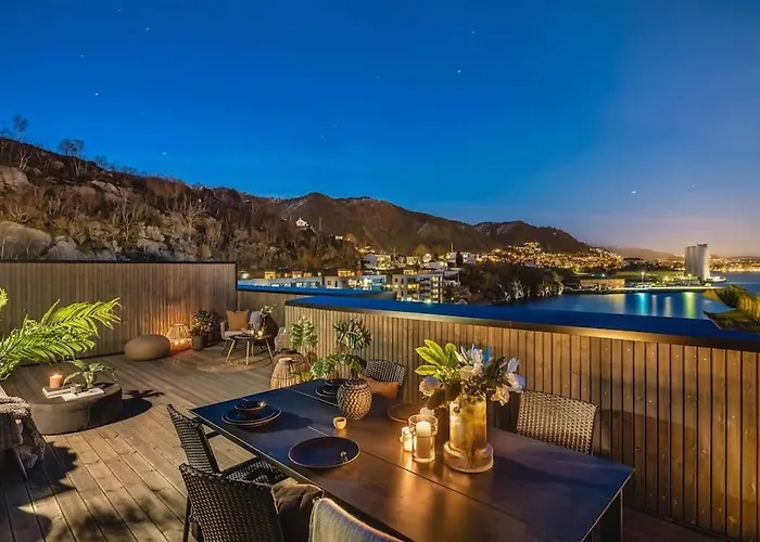 Large Seafront Penthouse Apt! Private Roof Terrace Ξενοδοχείο *